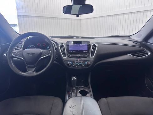 Used 2019 Chevrolet Malibu LT FWD image 17