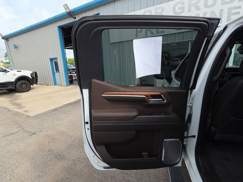 Used 2022 GMC Sierra 1500 Denali w/ Technology Package AWD/4WD image 14