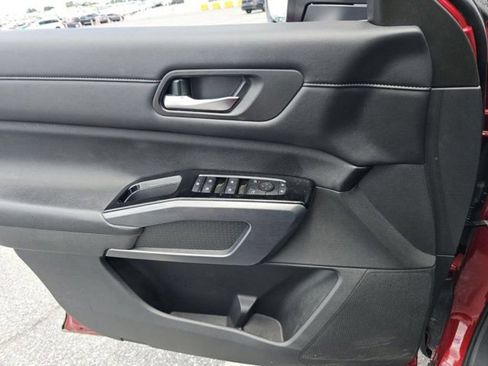 Used 2023 Nissan Pathfinder SL w/ Lighting Package (N92) AWD/4WD image 6