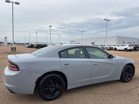 Used 2022 Dodge Charger SXT w/ Leather Interior Group image 4