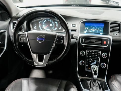 Used 2015 Volvo V60 T5 Cross Country Platinum w/ Climate Package AWD/4WD image 13