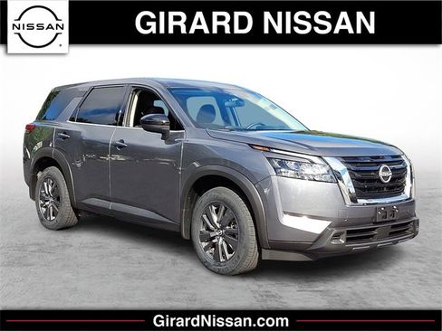 Used 2024 Nissan Pathfinder S image 1