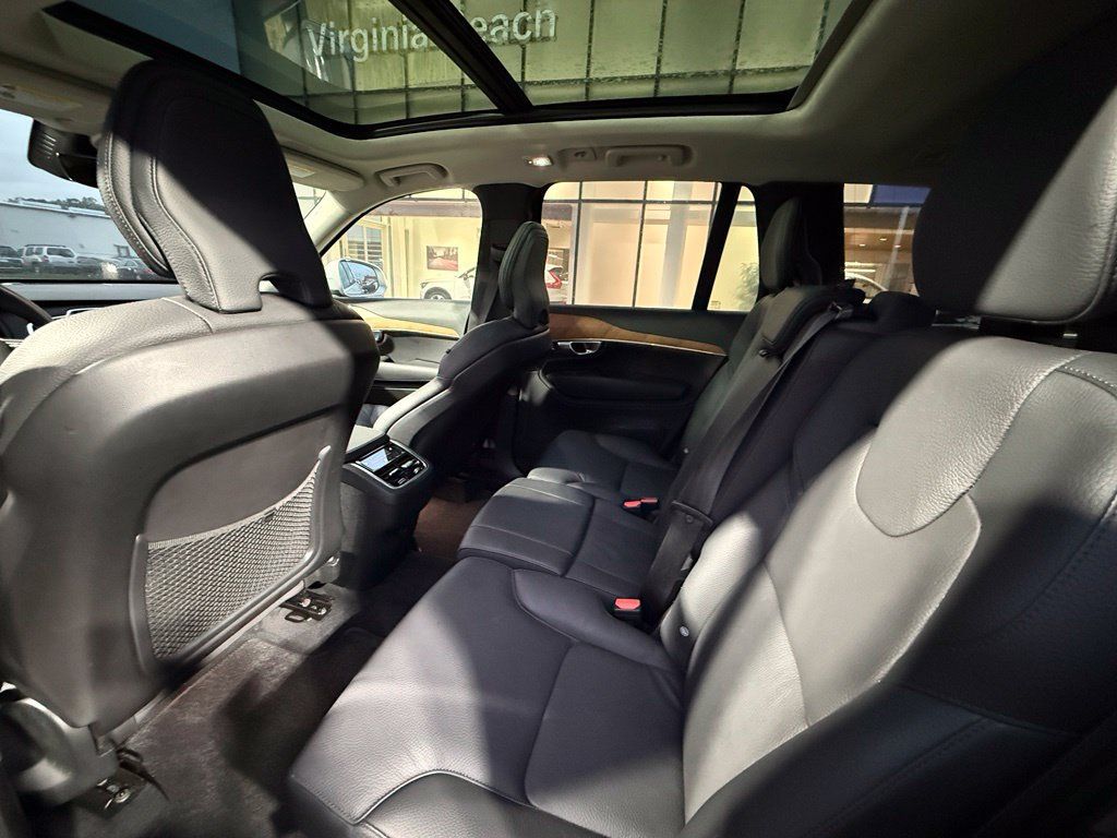 Used 2024 Volvo XC90 B5 Plus AWD/4WD image 8