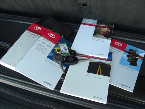 Used 2016 Toyota Highlander LE image 13