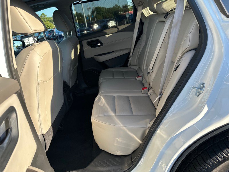 Used 2023 Nissan Rogue SV w/ SV Premium B Package FWD image 11