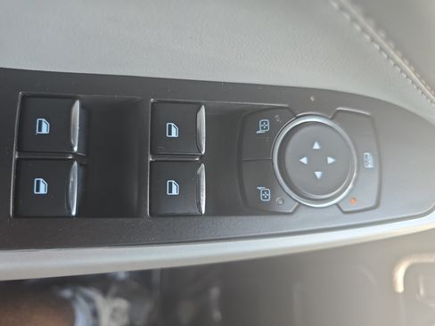 Used 2023 Ford Explorer XLT w/ Equipment Group 202A AWD/4WD image 27