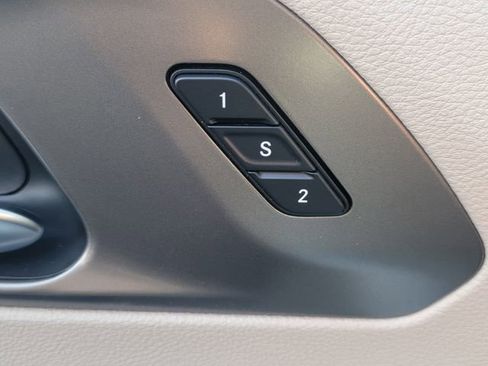 Used 2022 Chrysler Pacifica Touring-L image 35