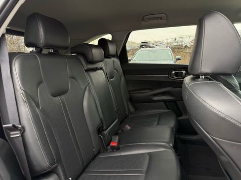 Certified 2024 Kia Sorento S image 19