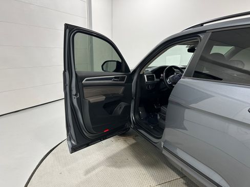 Used 2023 Volkswagen Atlas SEL R-Line AWD/4WD image 24