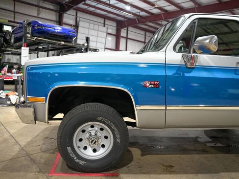 Used 1990 GMC Jimmy 4WD image 3