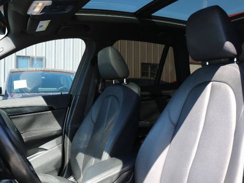 Used 2018 BMW X1 sDrive28i w/ Premium Package FWD image 9