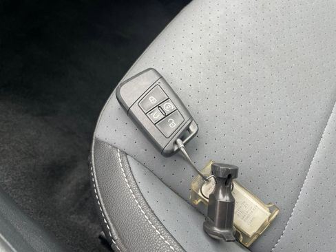 Used 2025 Volkswagen Jetta SE image 21