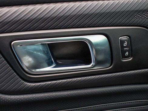 Used 2025 Ford Mustang Premium image 9