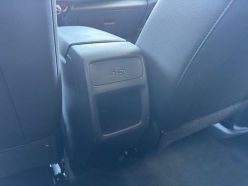 Used 2025 Chevrolet Trax LT FWD image 18