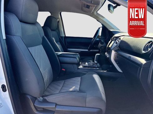 Used 2017 Toyota Tundra SR5 w/ SR5 Upgrade Package image 28