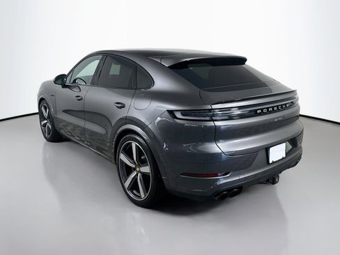 Certified 2024 Porsche Cayenne S AWD/4WD image 3
