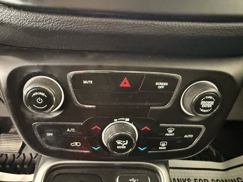 Certified 2020 Jeep Compass Latitude w/ Popular Equipment Group image 30