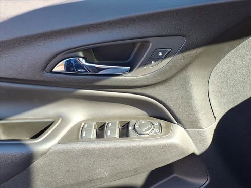 Used 2022 Chevrolet Equinox LT image 23