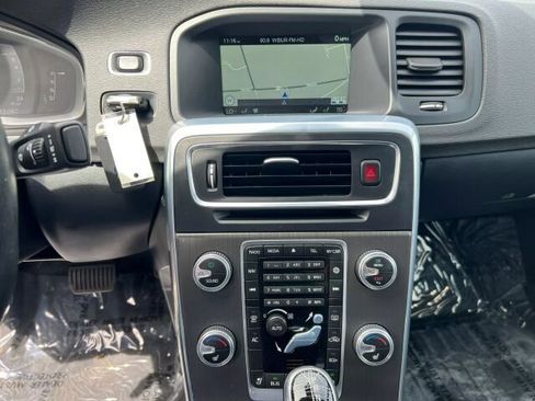 Used 2016 Volvo S60 T5 Premier image 17