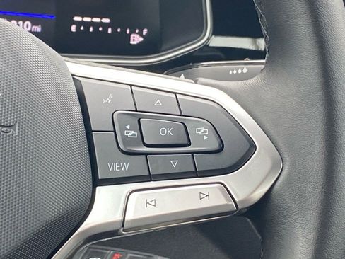 Certified 2025 Volkswagen Jetta Sport image 10