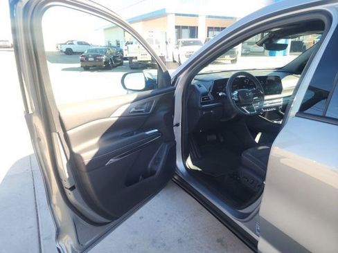 New 2026 Chevrolet Traverse LT w/ Midnight/Sport Edition image 20