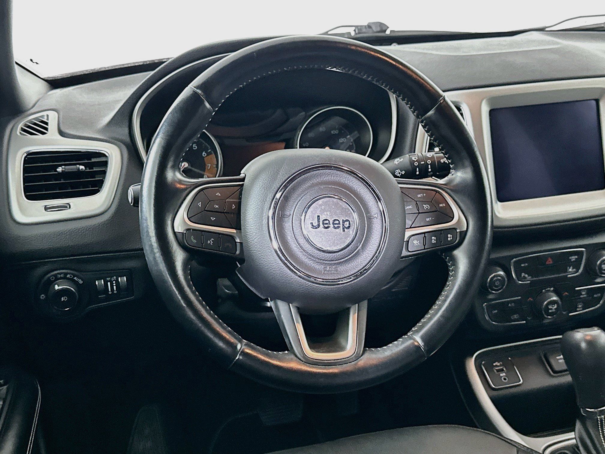 Used 2021 Jeep Compass Latitude w/ Sun and Sound Group FWD image 18