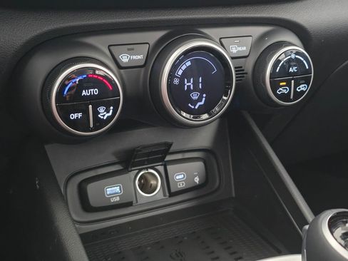 New 2026 Hyundai Venue SEL FWD image 28