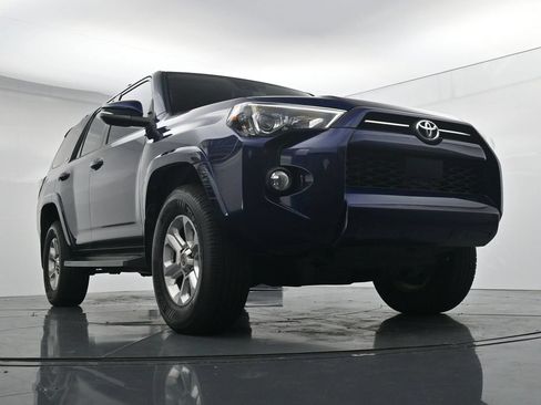 Used 2020 Toyota 4Runner SR5 Premium w/ Moonroof Package AWD/4WD image 18