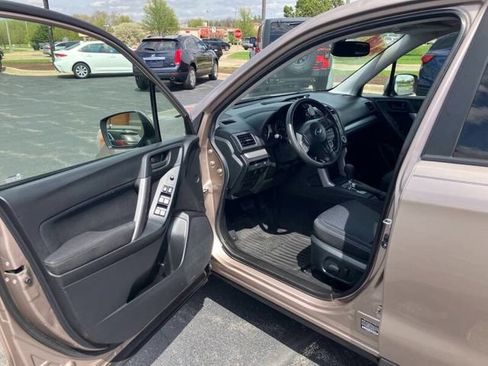 Used 2015 Subaru Forester 2.5i Premium w/ All-Weather Package AWD/4WD image 9