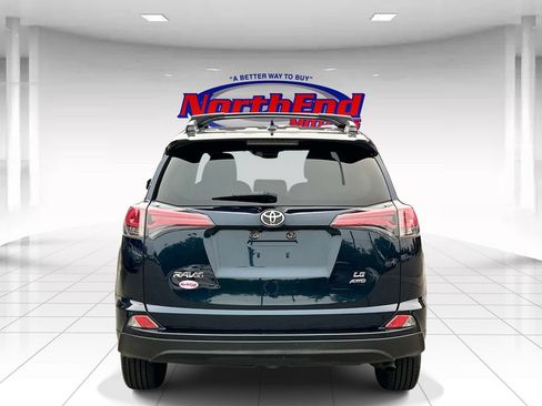 Used 2018 Toyota RAV4 LE AWD/4WD image 4