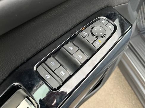 New 2025 Nissan Pathfinder SL w/ Black Appearance Package image 12