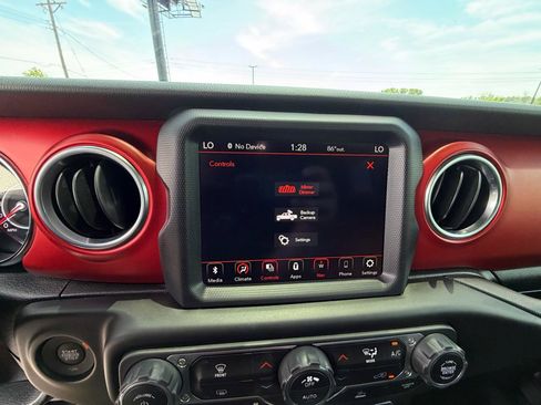 Used 2021 Jeep Gladiator Rubicon AWD/4WD image 30