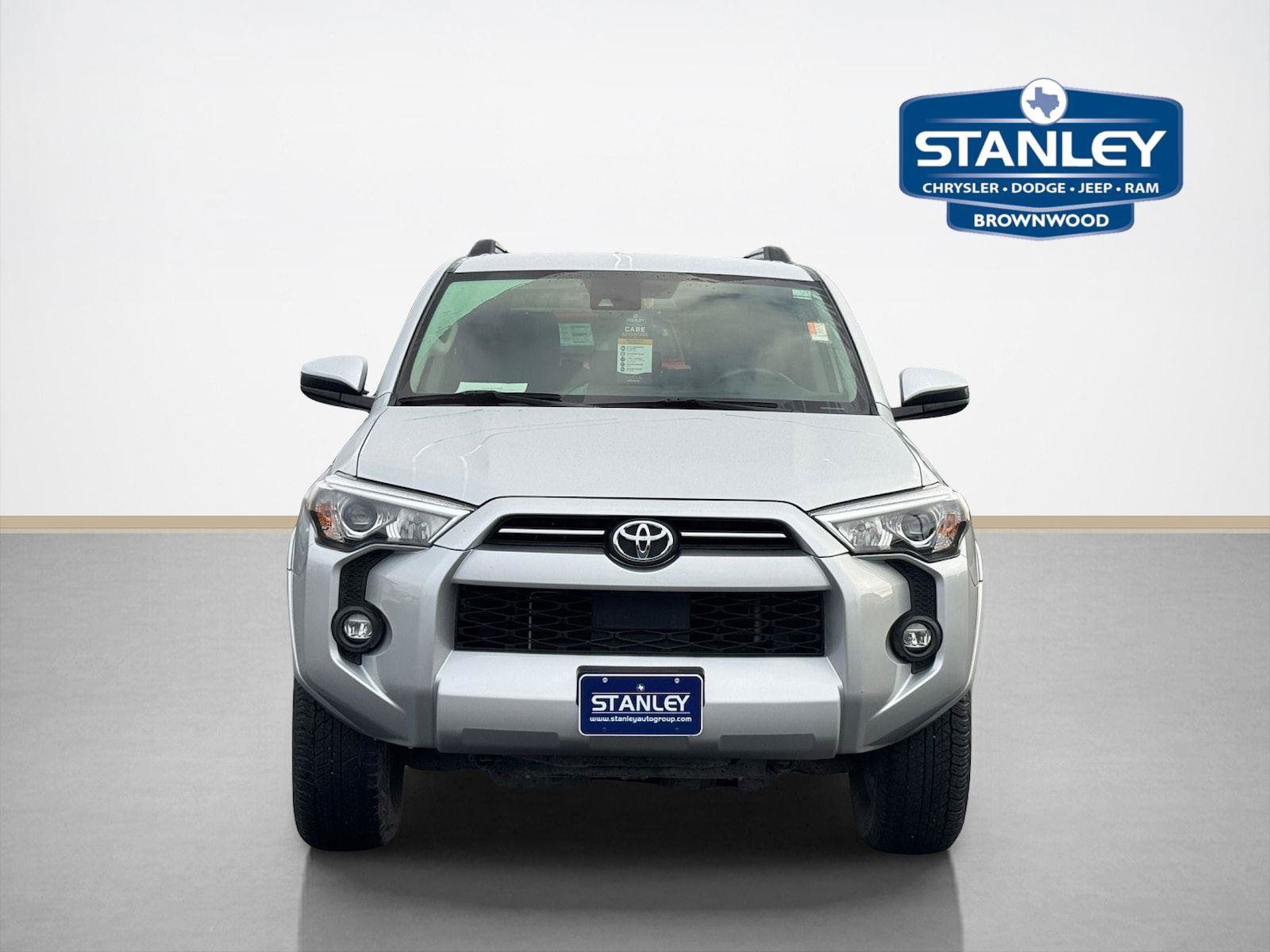 Used 2021 Toyota 4Runner SR5 AWD/4WD image 2