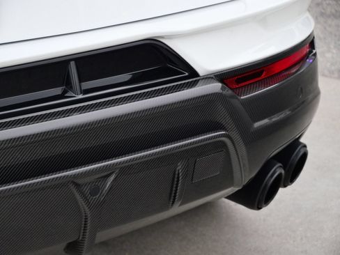 Used 2024 Lamborghini Urus Performante AWD/4WD image 10