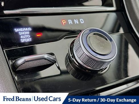 Used 2023 Jeep Grand Cherokee Limited w/ Black Appearance Package image 19