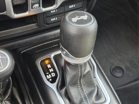 Used 2025 Jeep Wrangler Unlimited Sport AWD/4WD image 25