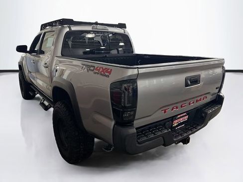 Used 2020 Toyota Tacoma TRD Off-Road image 8