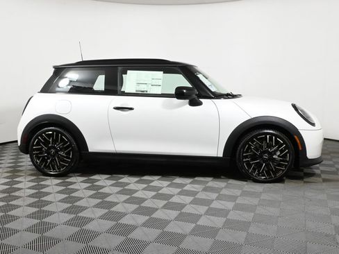Used 2025 MINI Cooper S image 8