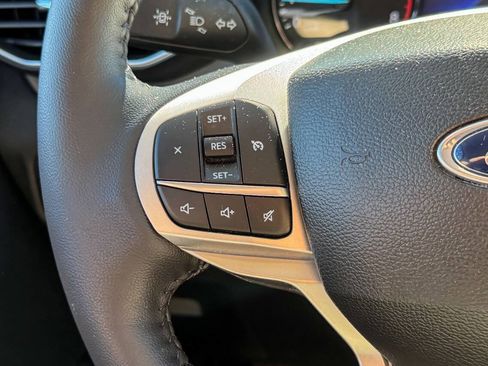 Used 2023 Ford Explorer XLT w/ Equipment Group 202A AWD/4WD image 27