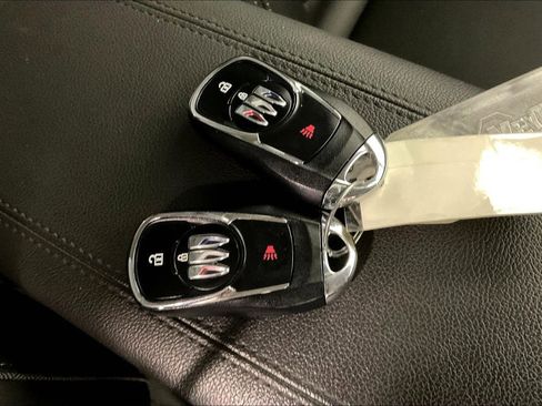 Used 2024 Buick Encore GX Sport Touring image 14