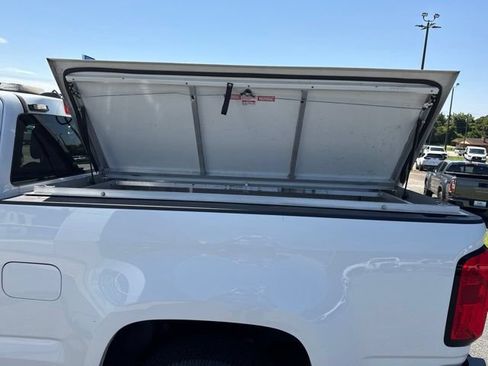 Used 2022 Chevrolet Colorado LT w/ Fleet Safety Package RWD image 22