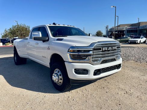Used 2025 RAM 3500 Laramie AWD/4WD image 7
