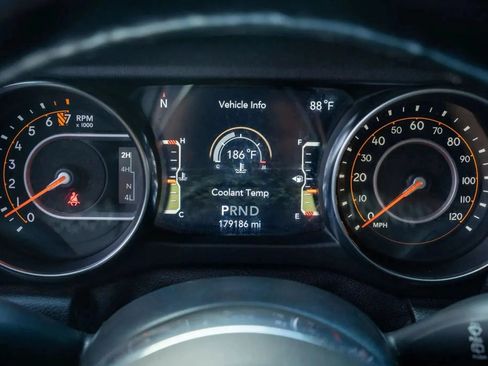 Used 2021 Jeep Wrangler Unlimited Sahara AWD/4WD image 19