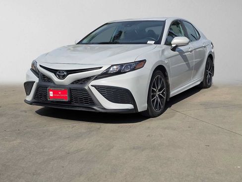 Used 2023 Toyota Camry SE w/ Convenience Package FWD image 7