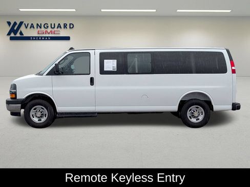 Used 2025 Chevrolet Express 3500 LT w/ LT Preferred Equipment Group RWD image 4