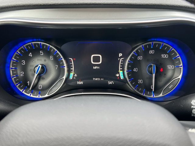 Used 2025 Chrysler Pacifica Limited FWD image 23