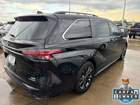 Used 2023 Toyota Sienna XSE w/ XSE Plus Package FWD image 7