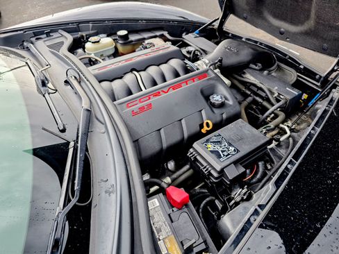 Used 2010 Chevrolet Corvette Convertible w/ Preferred Equipment Group image 28