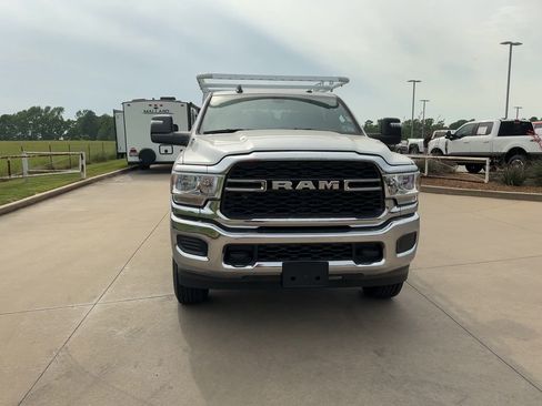 New 2024 RAM 2500 Tradesman w/ Chrome Appearance Group image 3