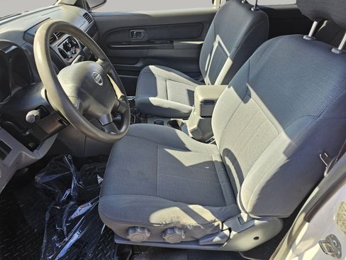Used 2004 Nissan Frontier S/C image 18